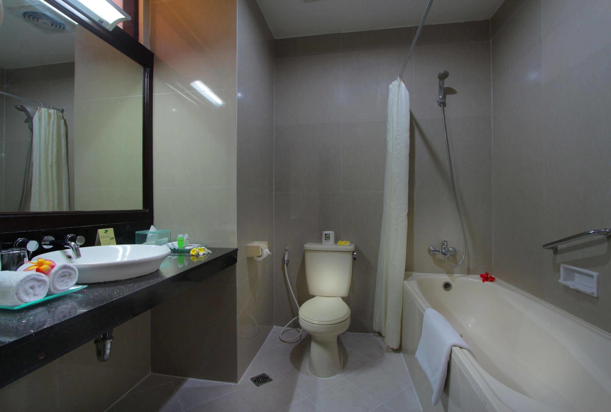 Adi Dharma Kuta Hotel 4*